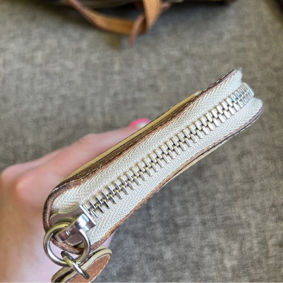 EUC CHLOE ZIP AROUND LONG WALLET💋 - Picture 3 of 13